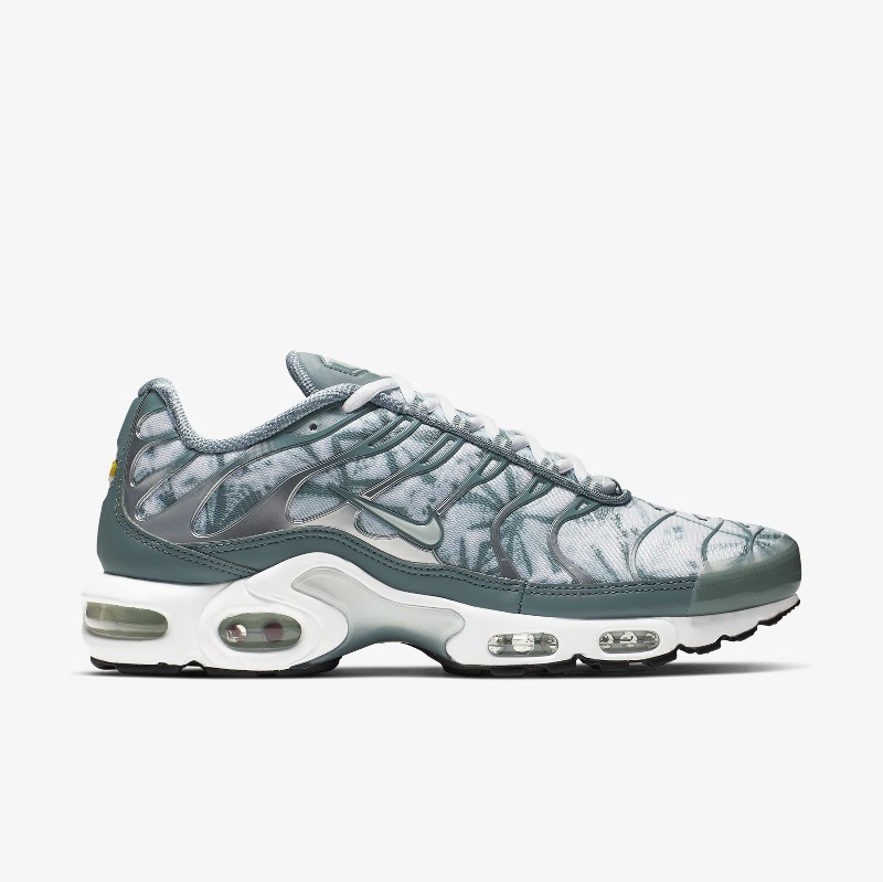 nike air max plus og black